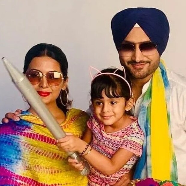 তবে বিজেপির নেতারা জল্পনা জিইয়ে রাখছেন। তাঁদের দাবি, পাঞ্জাবে অনেক তারকা গেরুয়া শিবিরে যোগ দিতে রাজি। সময়মতো তাঁদের নাম খোলসা করা হবে।