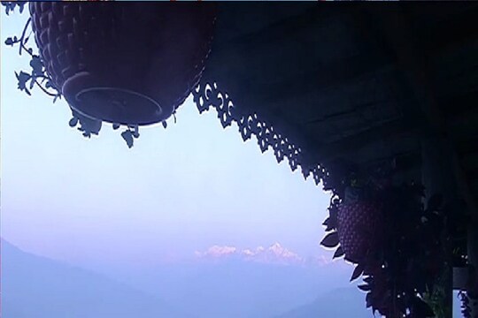 পাহাড়ি গ্রাম বার্মেইক।