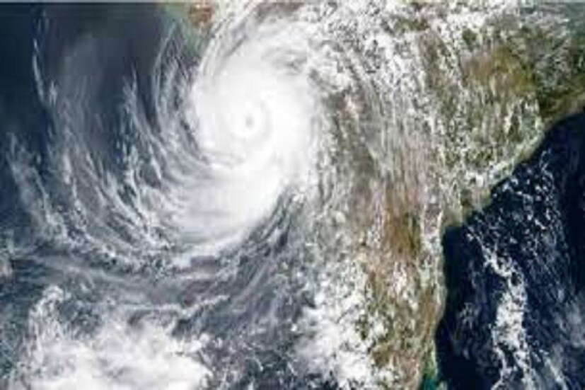 এখনও পর্যন্ত উপকূলীয় এলাকার মানুষদের নিরাপদ আশ্রয়ে নিয়ে যাওয়া হয়েছে ৷ প্রতিটি মুহূর্তেই প্রশাসনের কড়া নজর রেখেছে ৷ প্রতীকী ছবি ৷ 