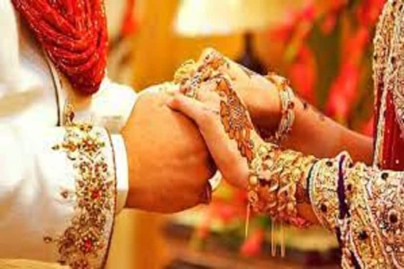 এখন প্রশ্ন করা হচ্ছে আসলে এই বিষয়ের ফলে মেয়ে বা মহিলাদের কতখানি লাভ হবে বা কতখানি লোকসান হবে ৷ প্রতীকী ছবি ৷