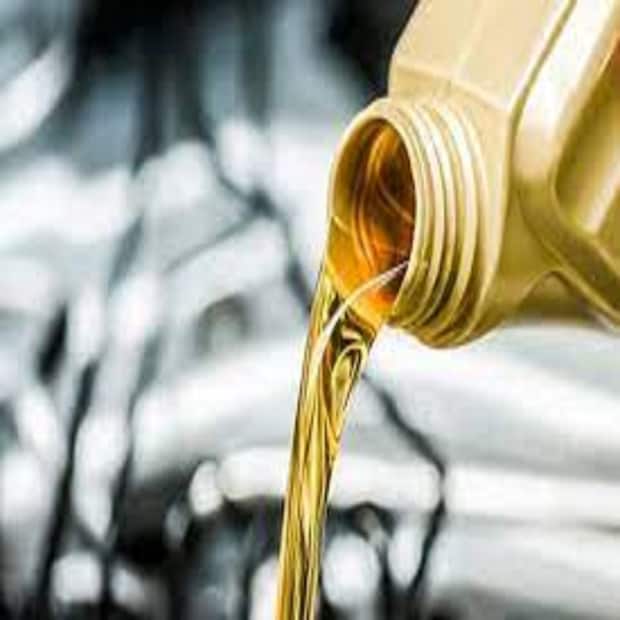 সয়াবিন তেলের দাম (Price of Soyabean Oil) ১৫০.৭৮ টাকা হয়েছে ৷ সূর্যমুখী তেলের দাম (Price of Sunflower Oil) ১৬৩.১৮ টাকা কিলো প্রতি হয়েছে ৷ পাম তেলের গড় দাম ছিল ১২৯.৯৪ টাকা ৷ প্রতীকী ছবি ৷