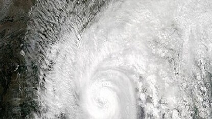 ধেয়ে আসছে সাইক্লোন জাওয়াদ ধেয়ে আসছে সাইক্লোন জাওয়াদ