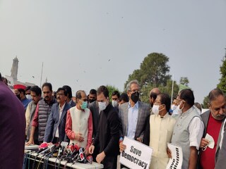 উত্তাল সংসদ