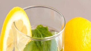 গরম থেকে কেউ বাড়িতে এলে নুন চিনি লেবু মিশ্রিত শরবতের থেকে বিকল্প আর কিছু নেই। গরম থেকে কেউ বাড়িতে এলে নুন চিনি লেবু মিশ্রিত শরবতের থেকে বিকল্প আর কিছু নেই।