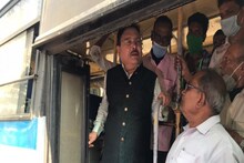 'ওহ্, লাভলি', গুরুদায়িত্ব পেয়েই আমজনতার সঙ্গে বাসে সওয়ার মদন মিত্র!