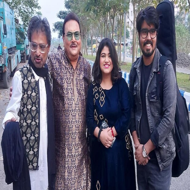 তবে, পিছিয়ে থাকেননি মদন-জায়া অর্চনাও। মদন মিত্রের মহিলা-ভক্তদের কথা উঠতেই অর্চনাদেবীর সরস জবাব, ''ঘুড়ি যতই উড়ুক, লাটাই তো আমার হাতে!'' সেই উত্তর শুনেই মদনের সেই চির পরিচিত মন্তব্য, &quot;ওহ লাভলি''