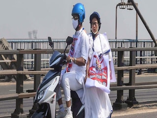 ফিরহাদেই আস্থা মমতার