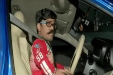 তাঁর উচ্চতা স্বাভাবিক নয়, ড্রাইভিং লাইসেন্স পেয়ে নজির গড়লেন এই ছোটখাটো মানুষ