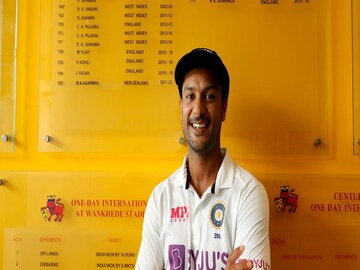 মুম্বই টেস্টে ম্যাচের সেরা ময়াঙ্ক আগারওয়াল