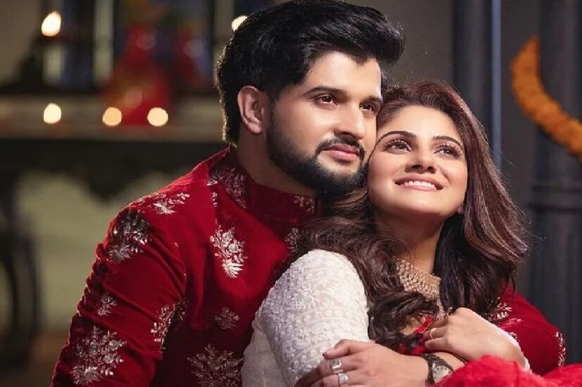 *এই মুহূর্তে ‘খড়কুটো’ ধারাবাহিকের গুনগুন হিসাবে অত্যন্ত জনপ্রিয় তৃণা। অন্যদিকে, 'কৃষ্ণকলি'র নিখিল মাত্র কয়েকদিনেই 'উমা'র অভিমন্যু হয়ে উঠেছেন। সোশ্যাল মিডিয়াতেও ব্যাপক জনপ্রিয়তা তাঁদের। সংগৃহীত ছবি। 