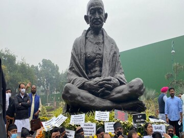 ধর্নায় রাহুল গান্ধি
