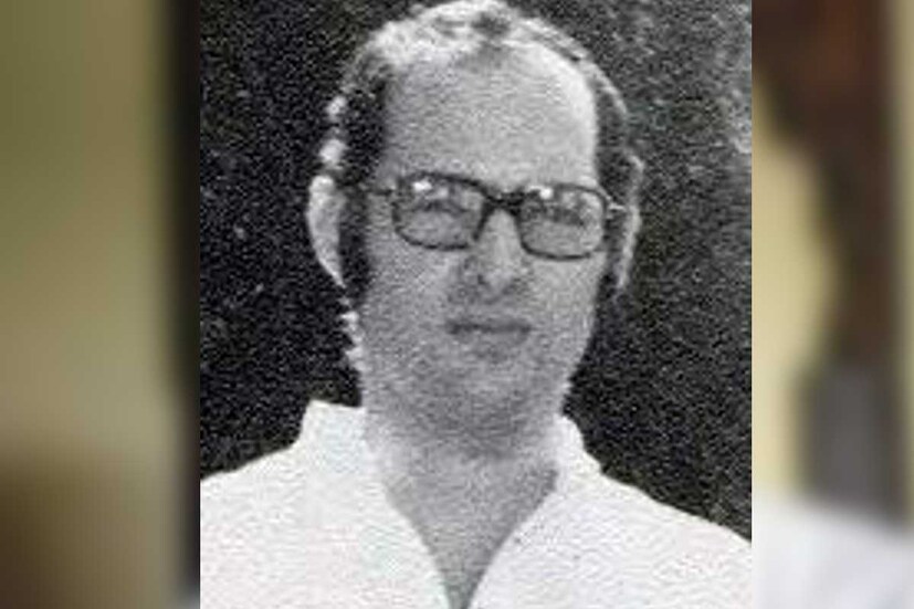 ৫) ইন্দিরা গান্ধির ছোট ছেলে তথা রাজনীতিবিদ সঞ্জয় গান্ধির মৃত্যু হয়েছিল বিমান দুর্ঘটনায়। ১৯৮০ সালের ২৩ জুন নয়া দিল্লির সাফদরজং বিমানবন্দরের কাছে ভেঙে পড়ে তাঁর বিমান 