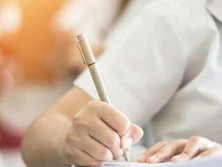 ৪) উত্তরপ্রদেশ: আরও বেশি দিনের জন্য স্কুল বন্ধ থাকবে এই রাজ্যে। আগামী ১৫ ফেব্রুয়ারি পর্যন্ত স্কুল খুলছে না। তবে অফ্লাইন ক্লাস চলবে কারণ সামনেই রয়েছে সেকেন্ডারি বোর্ড পরীক্ষা। উত্তর প্রদেশ মাধ্যমিক শিক্ষা পরিষদ এর পরীক্ষা আগামী ১০ মার্চ থেকে শুরু হবে। ৪) উত্তরপ্রদেশ: আরও বেশি দিনের জন্য স্কুল বন্ধ থাকবে এই রাজ্যে। আগামী ১৫ ফেব্রুয়ারি পর্যন্ত স্কুল খুলছে না। তবে অফ্লাইন ক্লাস চলবে কারণ সামনেই রয়েছে সেকেন্ডারি বোর্ড পরীক্ষা। উত্তর প্রদেশ মাধ্যমিক শিক্ষা পরিষদ এর পরীক্ষা আগামী ১০ মার্চ থেকে শুরু হবে।