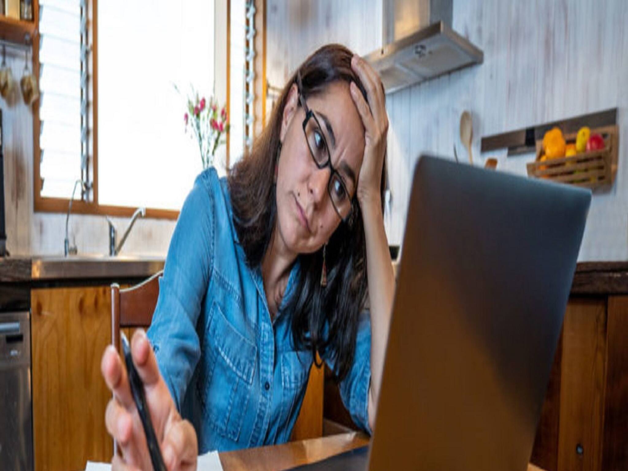Work From Home:মহিলা ও নতুন কর্মীদের ক্ষেত্রে ক্লান্তিকর ভার্চুয়াল মিটিং,'জুম ফ্যাটিগ' নিয়ে বিস্ফোরক তথ্য সমীক্ষায়