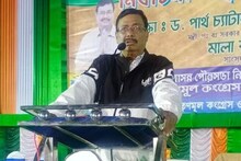 জিতেই ছেলের দু'বার প্রণাম! তারক সিং-এর পরিবারিক জয় কলকাতা পুরভোটে