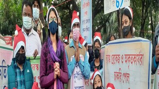 হবু শিক্ষকদের চাকরি-আর্জি