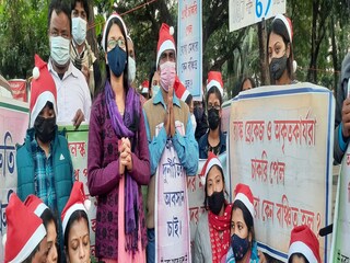 হবু শিক্ষকদের চাকরি-আর্জি