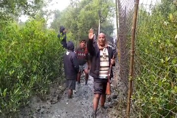শোনা যাচ্ছে ডাক, গ্রামের জঙ্গলেই ডেরা! কিছুতেই মিটছে না রয়্যাল বেঙ্গল রহস্য... শোনা যাচ্ছে ডাক, গ্রামের জঙ্গলেই ডেরা! কিছুতেই মিটছে না রয়্যাল বেঙ্গল রহস্য...