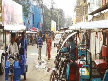 টোটো চালকের সততার নজির