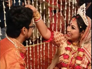 রাজকুমার-পত্রলেখার অনুপ্রেরণায় প্রথা ভাঙলেন বাঙালি কনে?  
