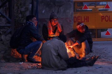 হাড় কাঁপানো ঠান্ডায় নাজেহাল আমজনতা, আরও শীতের পূর্বাভাস, হলুদ সতর্কতা জারি... হাড় কাঁপানো ঠান্ডায় নাজেহাল আমজনতা, আরও শীতের পূর্বাভাস, হলুদ সতর্কতা জারি...