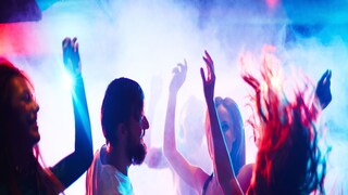 কোভিড পরিস্থিতিতে বর্ষবিদায়ের পার্টিতে রাশ 
Representative Image 