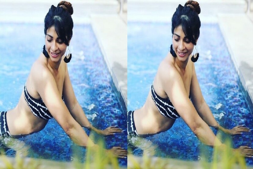 এই ছবিতে দেখতে পাওয়া যাচ্ছে তানিশা মুখোপাধ্যায় (Tanisha Mukherji) সাঁতারের পোশাকে তাই নিয়েই ফেসবুক সরগরম করেছেন তিনি ৷ ছবি সৌজন্যে ইনস্টাগ্রাম ৷