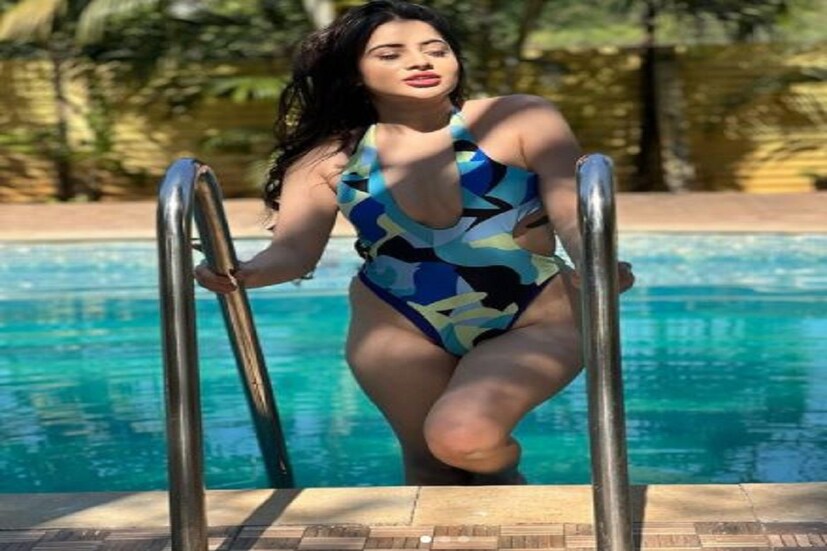 উর্ফিতে মন মজেছে এখনকার নেটিজেনদের৷ টানটান মেদহীণ একঘেয়েমি ছেড়ে তাঁর শরীরে কার্ভগুলি বেশিই আকর্ষণীয়৷ Photo Courtesy- Instagram 