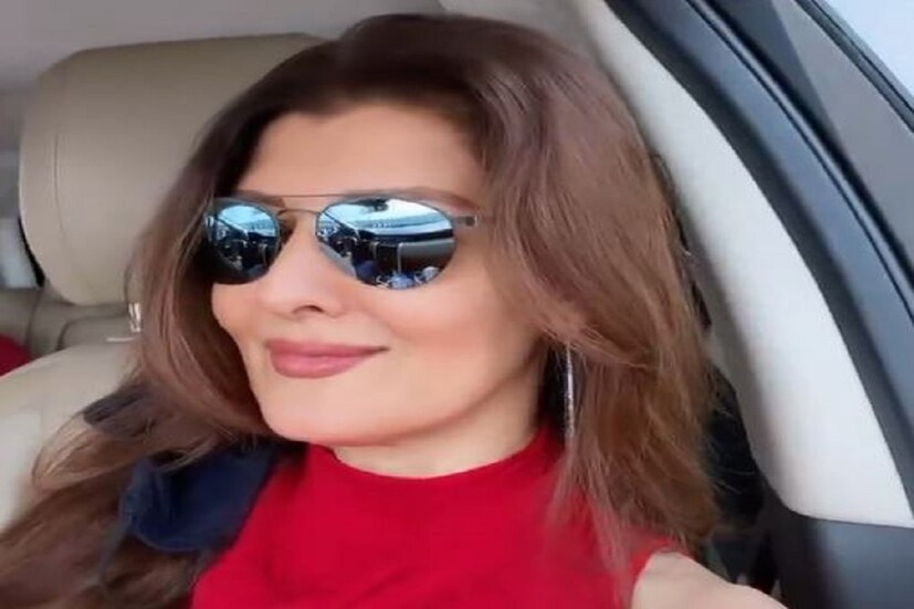 ৬০ বছর পার হওয়ার পরেও সঙ্গীতা বিজলানির (Sangeeta Bijlani) সৌন্দর্য যেকোনও বলিউডের নায়িকাকে টক্কর দিতে পারে ৷ তাই এত বছর পরেও ভক্তদের ভাললাগার তালিকা জুড়ে তিনিই আছেন ৷ ছবি সৌজন্যে ইনস্টাগ্রাম ৷
