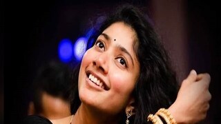 চুলের বৃদ্ধি

চুল কেরাটিন প্রোটিন দিয়ে তৈরি। চুলের সামগ্রিক জীবনচক্রকে বিস্তৃতভাবে তিনটি পর্যায়ে শ্রেণীবদ্ধ করা যেতে পারে: প্রথম পর্যায়টি হল যখন চুল বাড়তে থাকে এবং অনেক বছর ধরে স্থায়ী হয়, দ্বিতীয়টি একটি ট্রানজিশনাল ফেজ এবং শেষ পর্যায়ে চুল পড়ে যায় এবং নতুন চুল গজায়। যখন শরীর ওজন কম করার চাপ নেয় তখন মানুষের চুল অকালে দ্বিতীয় পর্যায়ে প্রবেশ করে এবং পড়ে যায়। চুলের বৃদ্ধির হার ব্যক্তিভেদে পরিবর্তিত হয়। গড়ে বলা হয় এক মাসে চুল আধা ইঞ্চি বেড়ে যায়।