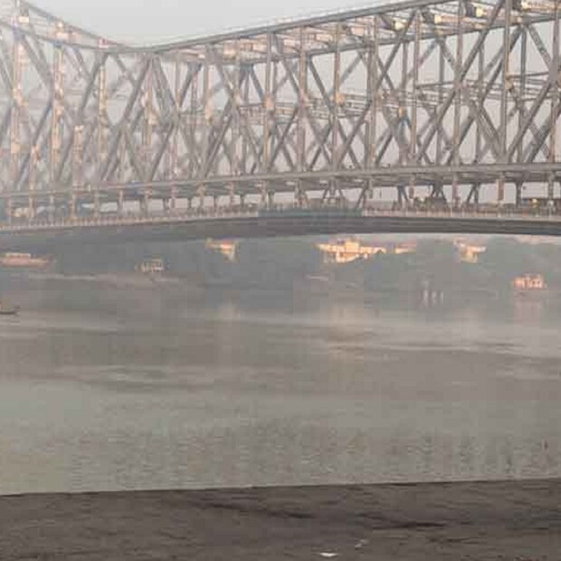 গতকাল, রবিবার কলকাতা-সহ দক্ষিণবঙ্গের একাধিক জেলায় বৃষ্টি হয়। আজ, সোমবারও বৃষ্টির সম্ভাবনা রয়েছে। আবার বৃষ্টির কারণে আজ থেকে ঠান্ডা কিছুটা কমবে। তবে শীত এখনই বিদায় নেবে না। Representative Image
