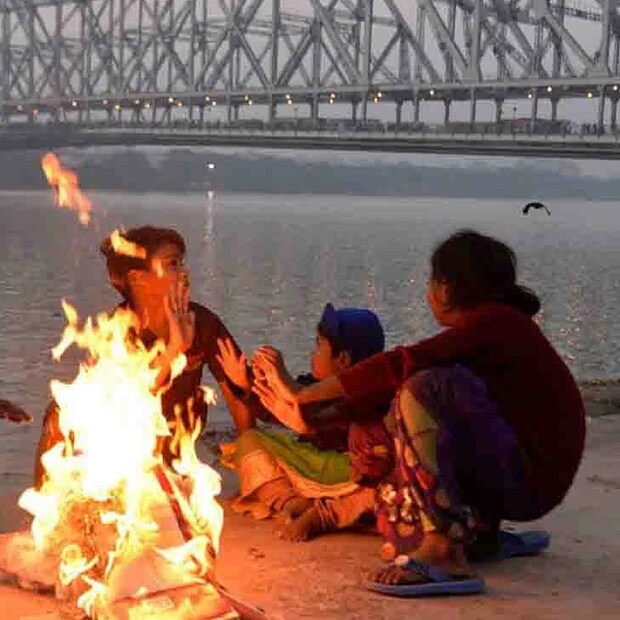উত্তুরে হাওয়ার প্রভাব। এক রাতে কলকাতায় পারদ নামল ৩ ডিগ্রি। আজ, শুক্রবার কলকাতায় সর্বনিম্ন তাপমাত্রা ১৪.৪ ডিগ্রি সেলসিয়াস ৷ যা স্বাভাবিক। Representational Image