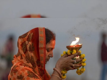 পঞ্জিকা ৫ জানুয়ারি: দেখে নিন নক্ষত্রযোগ, শুভ মুহূর্ত, রাহুকাল এবং দিনের অন্য লগ্ন!