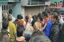 চিকিৎসার গাফিলতিতে প্রসূতির মৃত্যুর অভিযোগ! নার্সিংহোম ঘিরে বিক্ষোভ মৃতার পরিজনদের