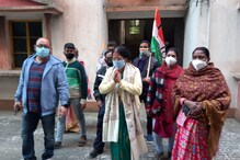 করোনার বাড়বাড়ন্ত ফিকে করেছে ভোটযুদ্ধের গরম হাওয়া। আসানসোলে সে অর্থে দেখা নেই করোনার বাড়বাড়ন্ত ফিকে করেছে ভোটযুদ্ধের গরম হাওয়া। আসানসোলে সে অর্থে দেখা নেই