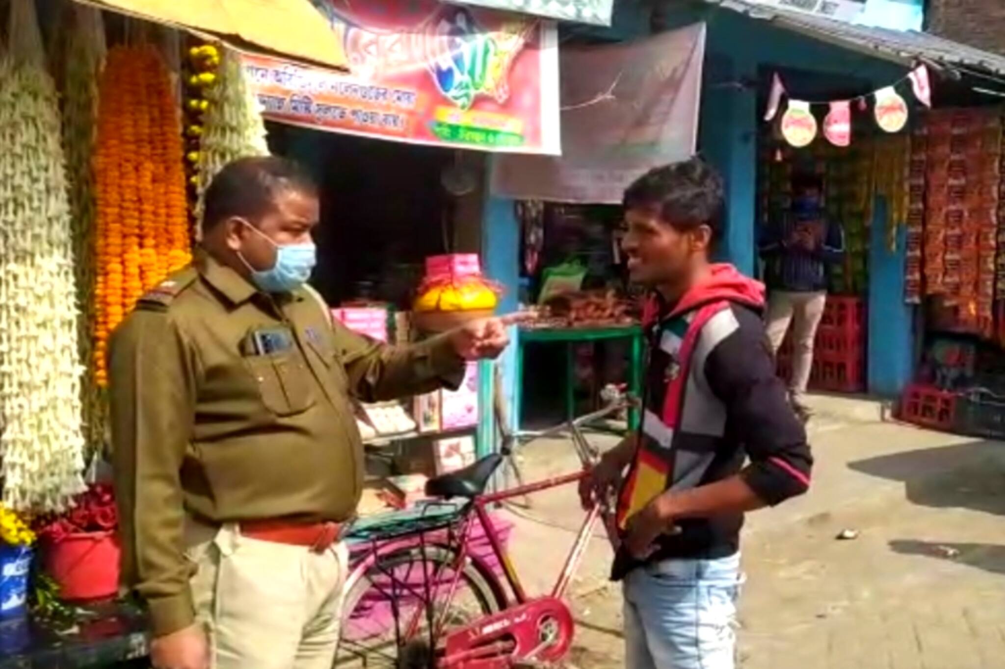 South 24 Parganas: মাস্ক ব্যবহার না করায় আটক ১৫ জন