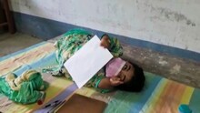 মনের জোর কে সাথে নিয়ে পরীক্ষা দিচ্ছেন তিন ফুটের প্রিয়াশা মহলদার