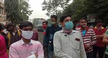 বেহাল রাস্তা মেরামতের দাবিতে বিক্ষোভ