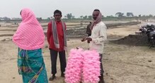 মকর সংক্রান্তিতেও হকারদের ব্যবসায় ভাটা। মকর সংক্রান্তিতেও হকারদের ব্যবসায় ভাটা।