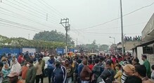 ময়নাগুড়ি ট্রেন দুর্ঘটনায় মৃত রেলকর্মীর দেহ এল বাড়িতে। ময়নাগুড়ি ট্রেন দুর্ঘটনায় মৃত রেলকর্মীর দেহ এল বাড়িতে।