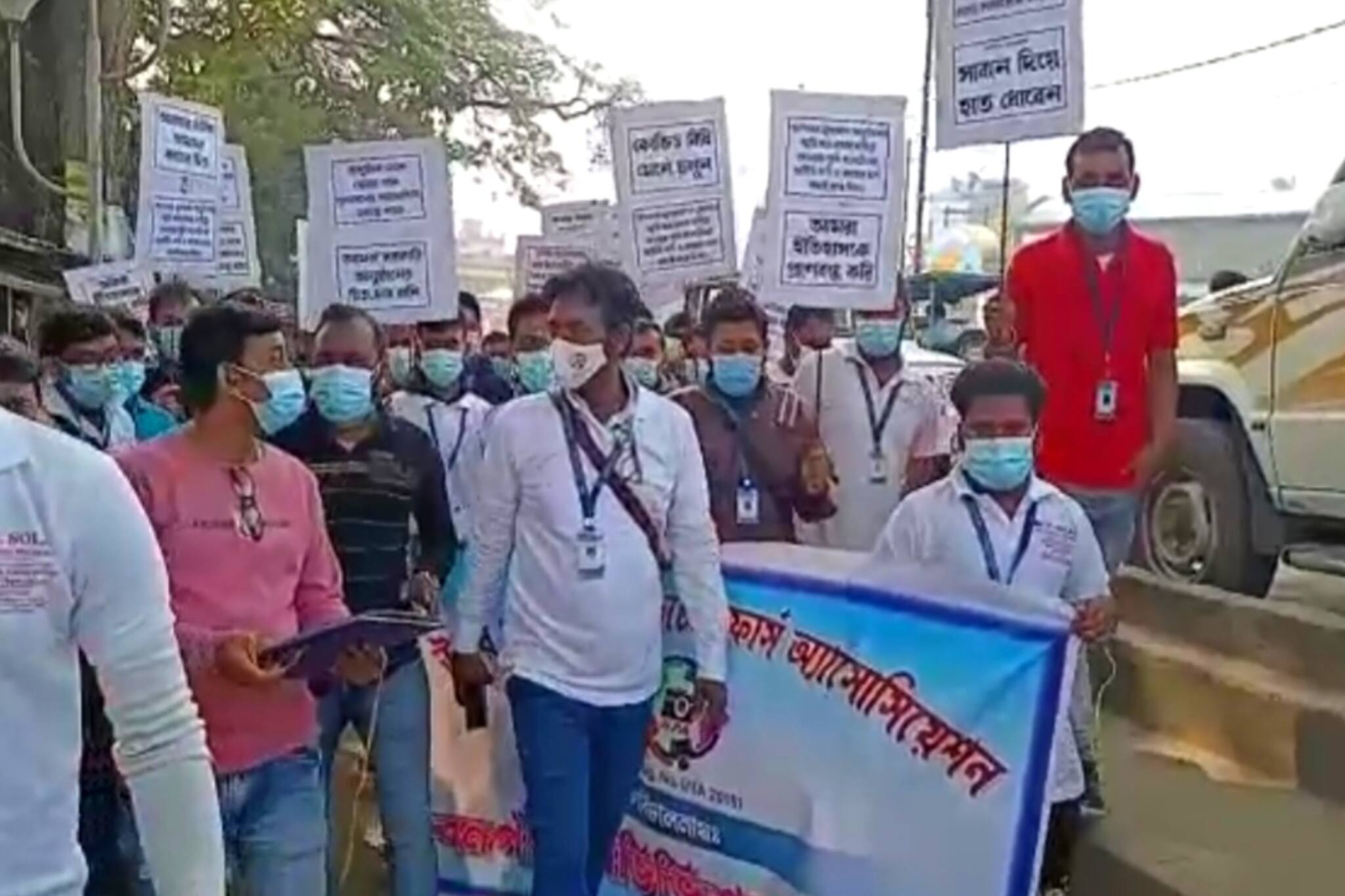North 24 Parganas News- বনগাঁয় ফটোগ্রাফারদের মৌন মিছিল।