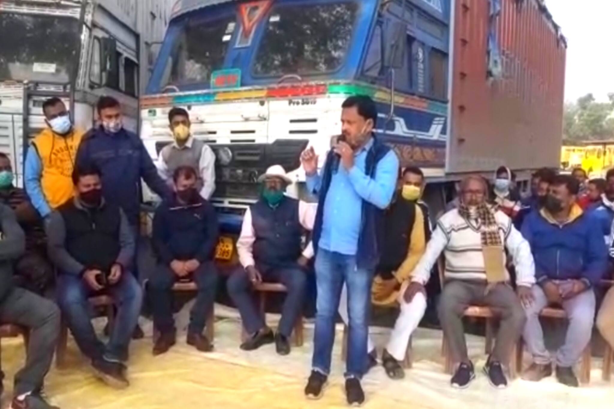 North 24 Parganas News- আই কার্ডের সমস্যা, বন্ধের মুখে বাংলাদেশের সঙ্গে বৈদেশিক বাণিজ্য।
