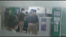 জনবহুল এলাকায় ব্যাংক ডাকাতি পূর্ব বর্ধমানে। জনবহুল এলাকায় ব্যাংক ডাকাতি পূর্ব বর্ধমানে।