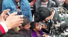 দুস্থ, পথচারী শিশু এবং পথকুকুরদের সঙ্গে বিশেষ বার্থডে সেলিব্রেশন দুস্থ, পথচারী শিশু এবং পথকুকুরদের সঙ্গে বিশেষ বার্থডে সেলিব্রেশন