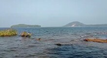 বিধি-নিষেধের ধাক্কায় পর্যটকহীন মাইথন।