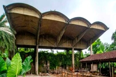 দ্বিতীয় বিশ্বযুদ্ধের সময় বাইগাছি এয়ারফিল্ড এ ব্যবহৃত প্লেন রাখার হ্যাঙ্গার