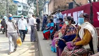 তীব্র হচ্ছে স্কুল খোলার দাবি, জেলাজুড়ে অবস্থান-বিক্ষোভ