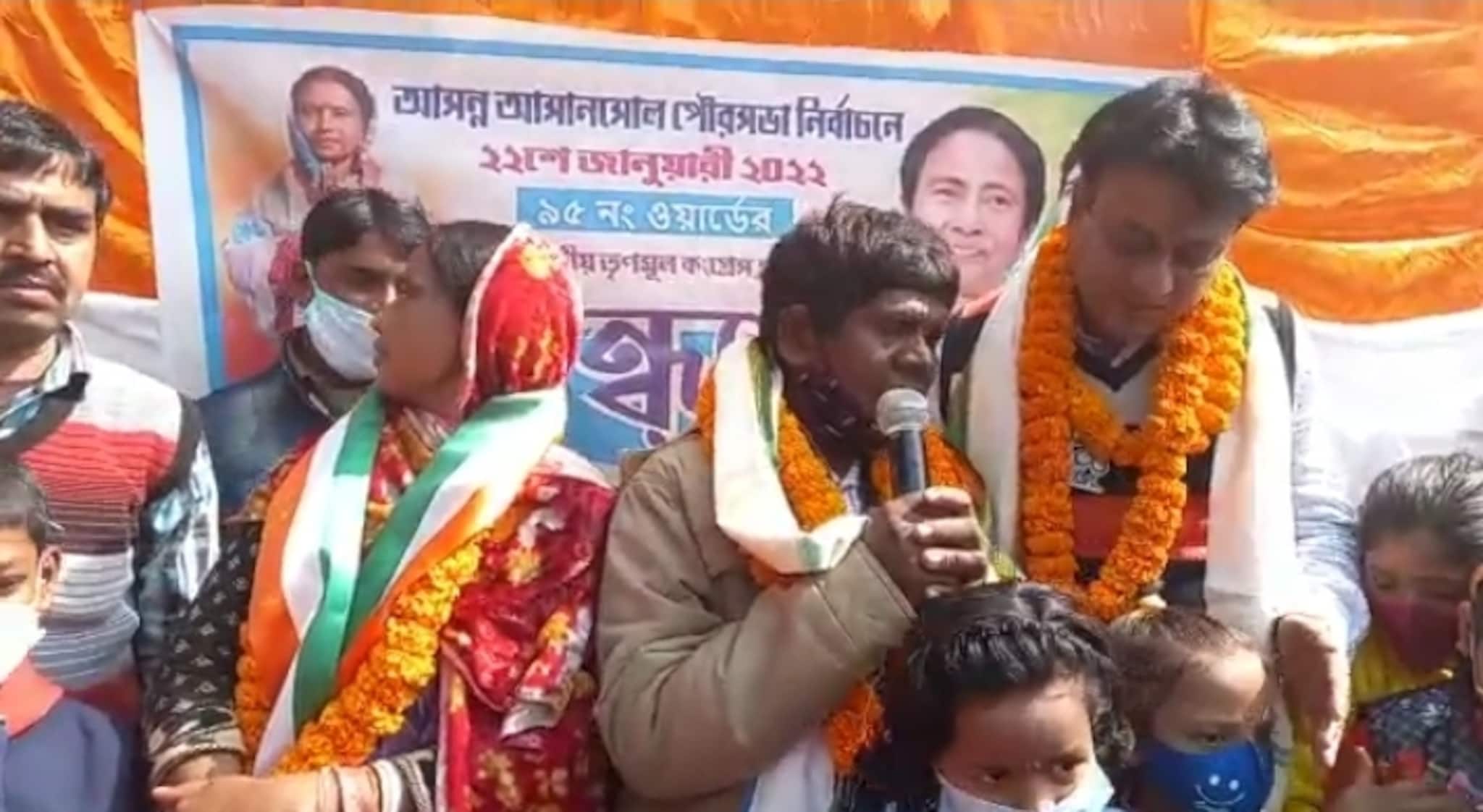 তৃণমূল প্রার্থীদের প্রচারে ভুবন বাদ্যকর, শোনালেন গান, জানালেন ভোটদানের আর্জি