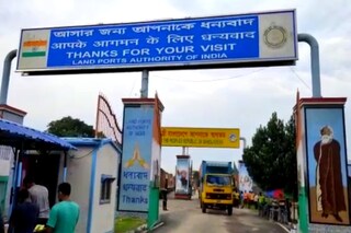 প্রতিবাদে বন্ধ সীমান্ত বাণিজ্য