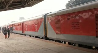 এই ট্রেনে রয়েছে ১৮ টি পার্সেল বগি। প্রতিটি বগিতে পণ্য পরিবহণ করা যাবে মোট ২৪ টন।